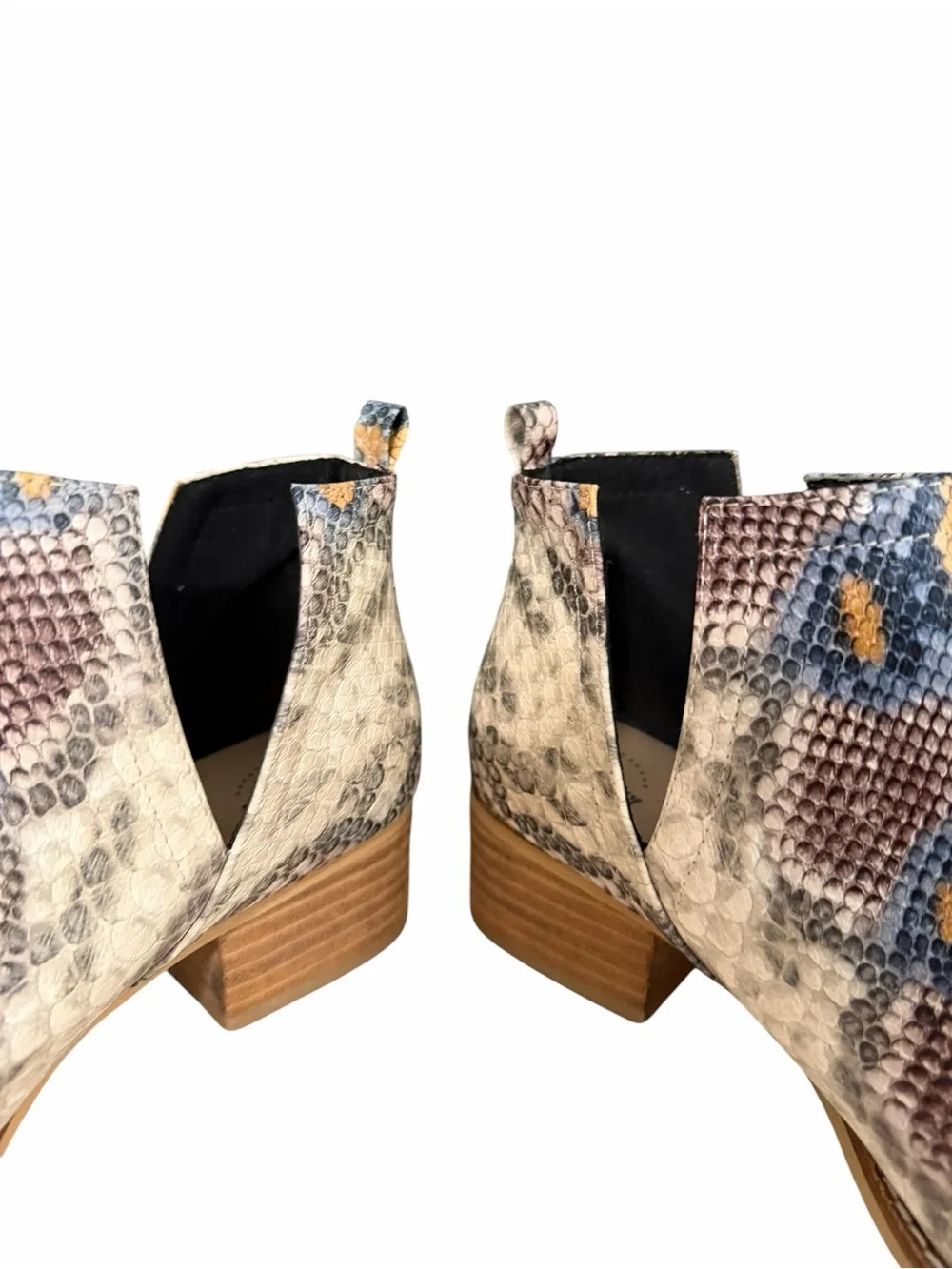 ARider Girl Avery Faux Snakeskin Ankle Boots V-cutout Stacked Block Heel 8.5